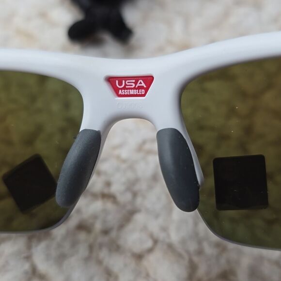 NWT Oakley Oj9008 Flak XXS Square Sunglasses Color: Matte White/Prizm Sapphire - Picture 8 of 9